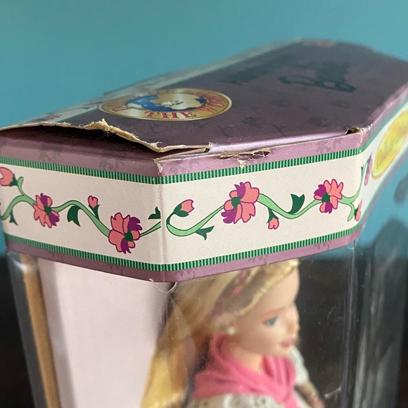 Sold! Austrian Barbie Dolls of the World Collector Edition 1998 Mattel 21553 - Picture 5 of 8